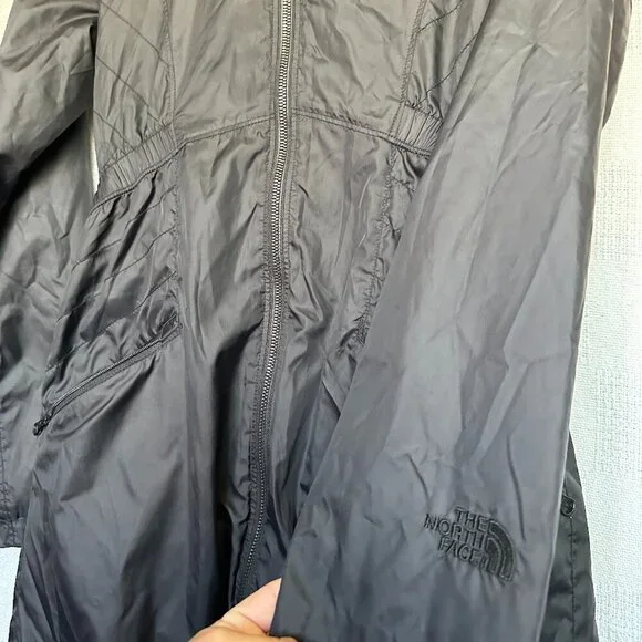 North Face Rissy Light Weight Windbreaker Jacket - Picture 5 of 9